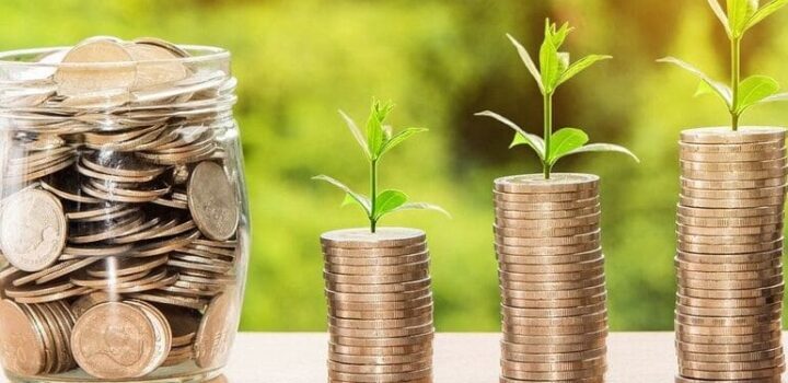 Un membre grec du Parlement europeen dans une enquete sur